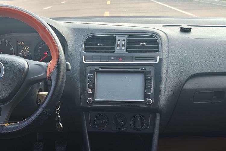 Used Volkswagen Polo 2014 1.4L Manual Fashion Edition
