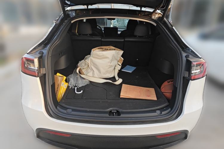 Used Tesla Model Y 2022 Rear-Wheel-Drive Version
