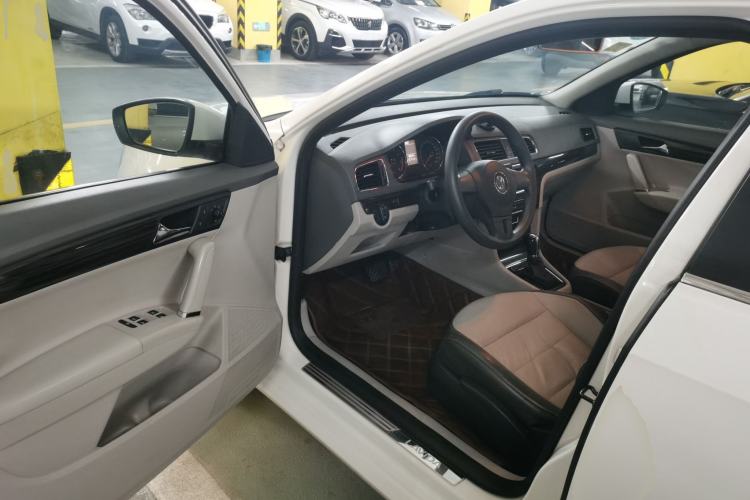 Used Volkswagen Gran Lavida 2013 1.6L Automatic Comfort Model