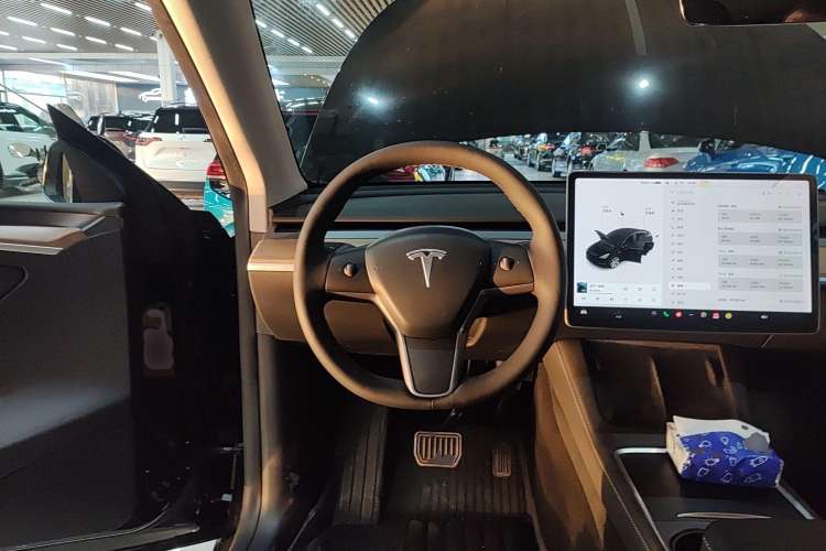 Used Tesla Model Y 2021 Long-Range All-Wheel-Drive Version 3D7
