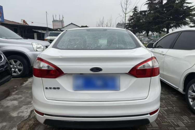 Used Ford Fiesta 2013 Sedan 1.5L Automatic Fashion Edition
