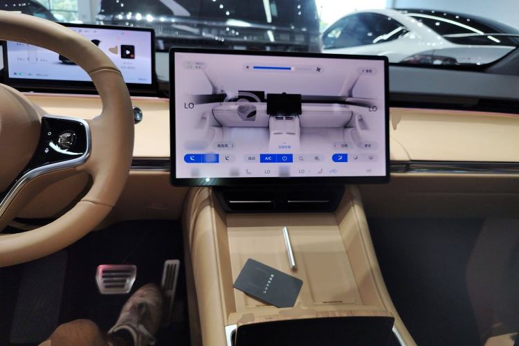 Used Hima Luxeed R7 2024 All-Electric 736 km Ultra
