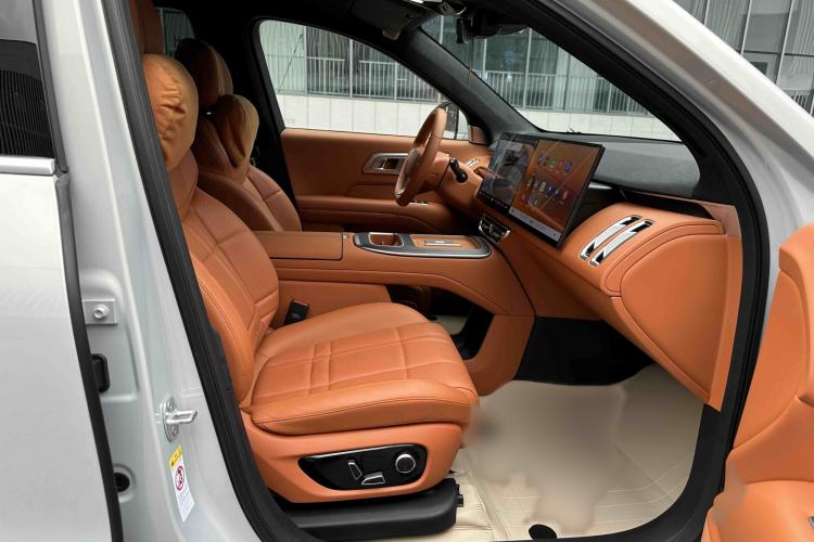 Used  S09 2025 Four-Wheel Drive Ultra+ Custom Edition
