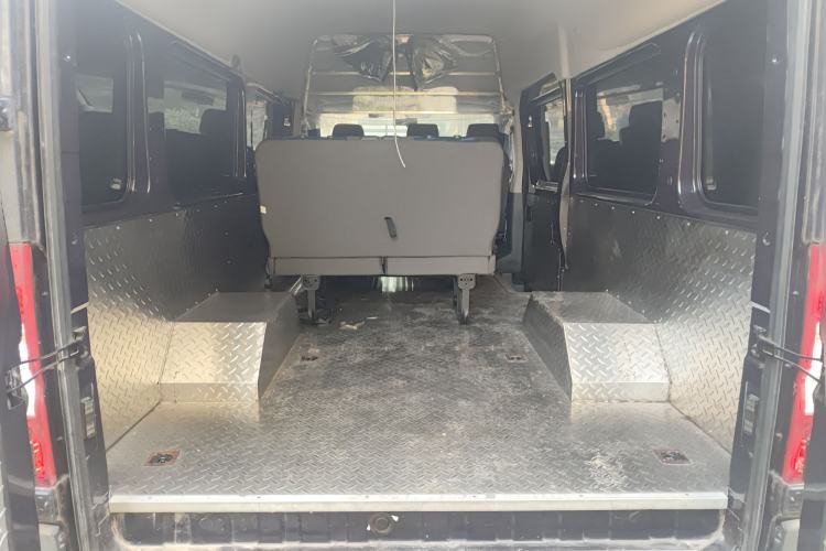 Used Dongfeng Yufeng Yufeng 2021 2.3T Power King Rear-Drive Logistics Vehicle Long Wheelbase High Roof Dual Rear Tires 6–9 Seats China VI Standard M9T