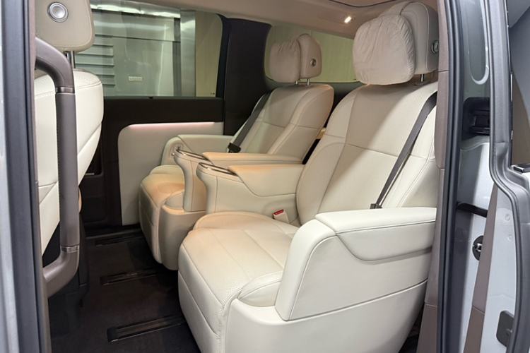 Used Li Auto MEGA 2024 Ultra Model
