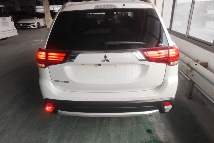 Used Mitsubishi Outlander 2016 2.4L 4x4 Elite Edition 5 Seats