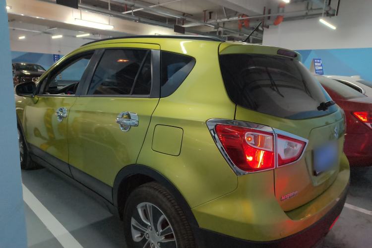 Used Suzuki S-Cross 2014 1.6L CVT Two-Wheel Drive Entry Model
