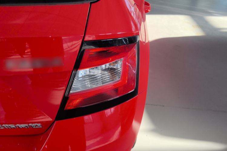 Used Skoda Fabia 2017 1.4L Automatic Car Enjoy Edition
