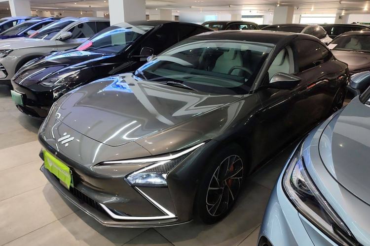 Used  L7 2022 Dynamic Model
