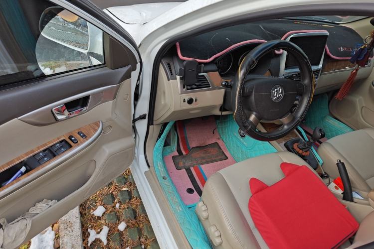 Used Buick Excelle 2015 1.5L Manual Classic Trim
