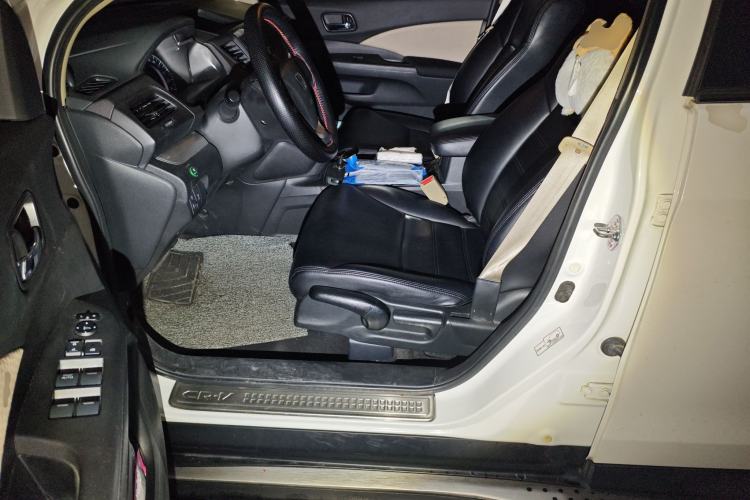 Used Honda CR-V 2016 2.0L Two-Wheel Drive Classic Edition