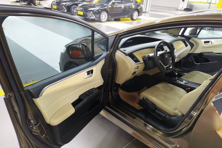 Used Honda Jade 2014 1.8L Automatic Comfort Elite Version 5 Seats
