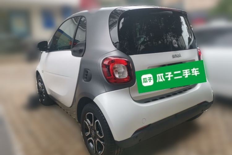 Used  fortwo 2019 0.9T 66kW Hardtop Wind Power Edition China VI
