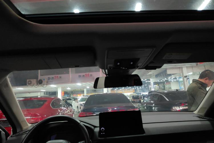 Used Honda CR-V 2023 240TURBO Two-Wheel-Drive Luxury Version 5 Seats