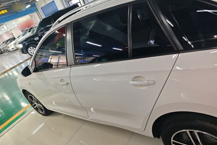 Used Skoda Rapid Spaceback 2016 Revised Version 1.6L Automatic Front-Drive Edition
