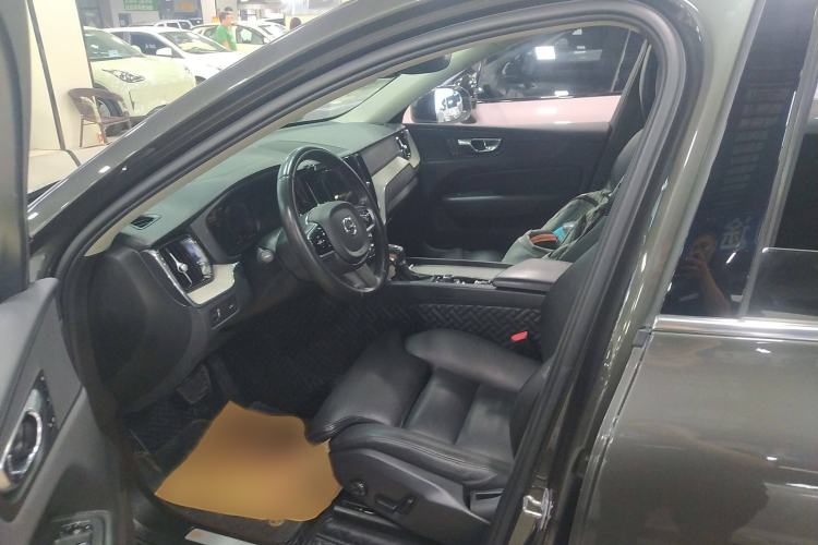 Used Volvo XC60 2021 T5 4x4 Smart Luxury Edition
