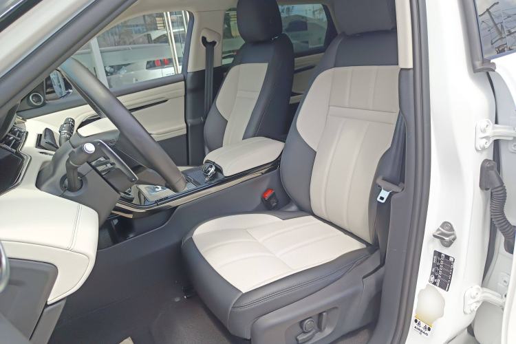 Used Land Rover Range Rover Evoque 2023 Aurora L 249 PS Luxury Edition