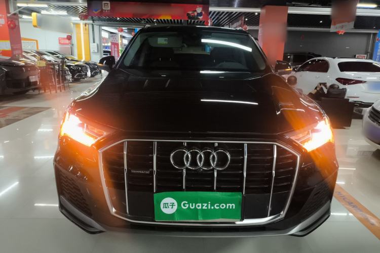 Used Audi Q7 2023 45 TFSI quattro S line Sport model
