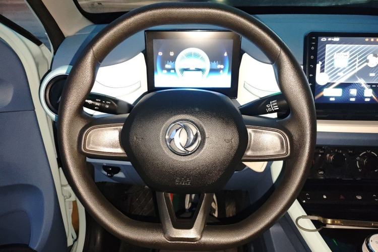 Used Dongfeng NAMMI BOX 2022 Revised Light Wind Edition 201 km Standard Version
