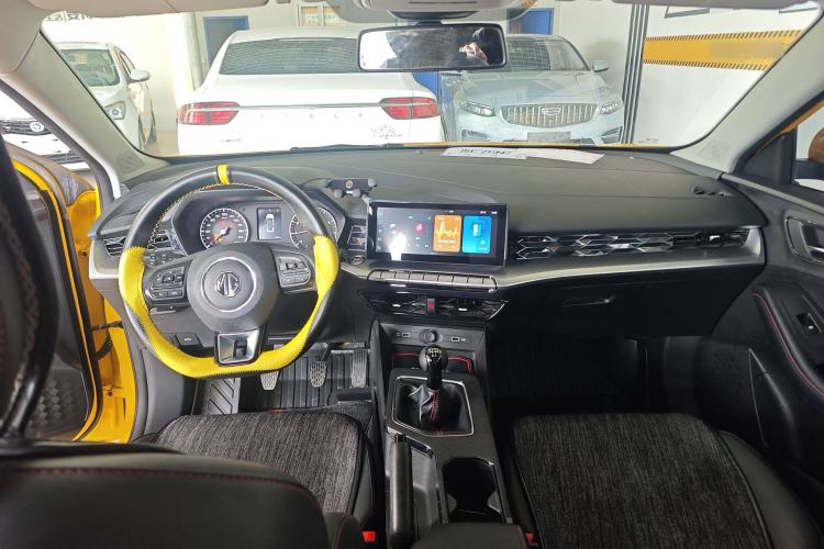 Used MG 5 2021 180 DVVT Manual Youth Luxury Edition
