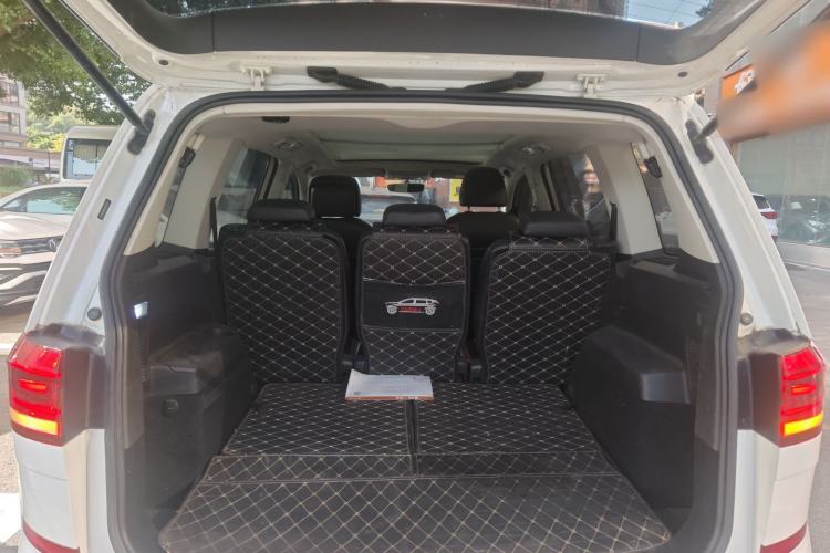 Used Volkswagen Touran 2018 Volkswagen Touran L 280TSI DSG Boundary Edition 7 Seats China VI Standard
