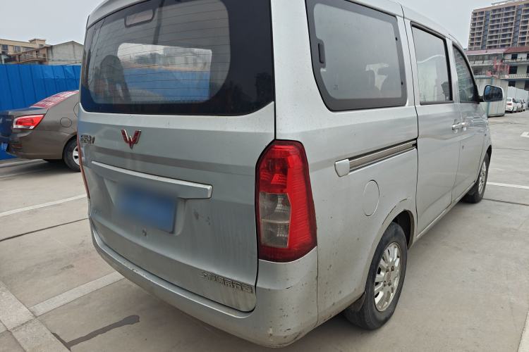 Used Wuling Rongguang V 2016 1.5L Standard Version
