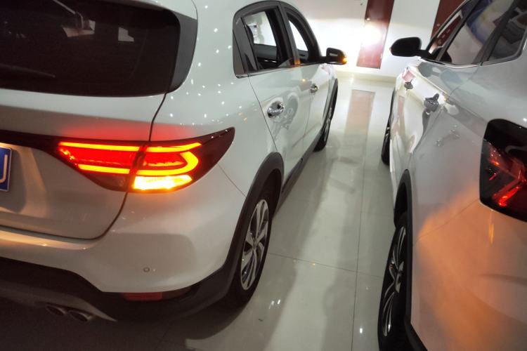 Used Kia KX Cross 2017 1.4L AT GLS
