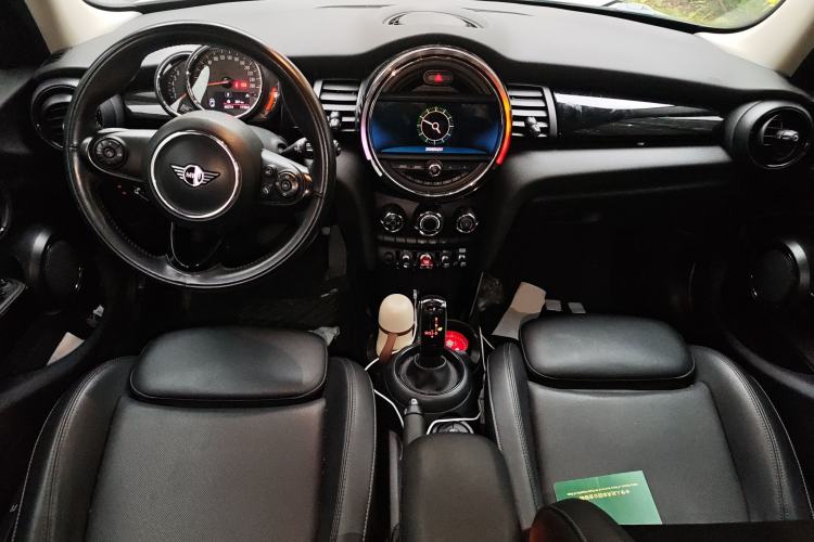 Used MINI MINI 2019 1.5T COOPER Classic Edition Five-Door Version
