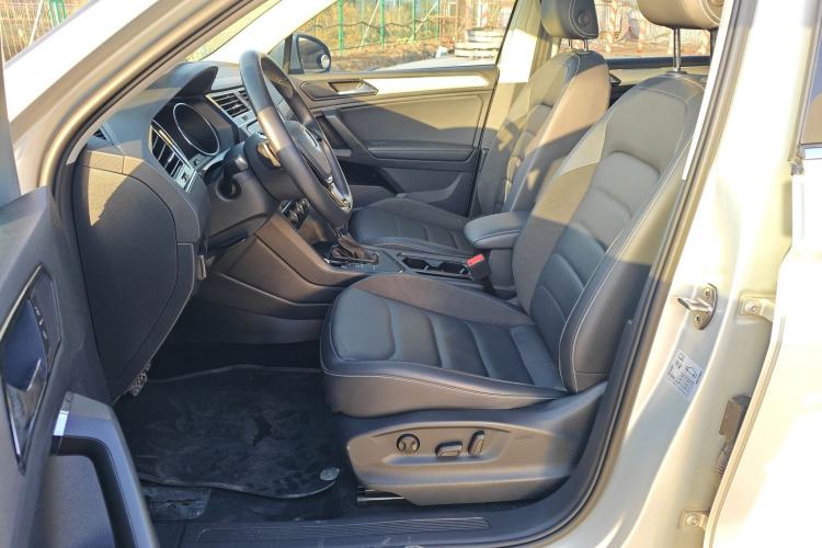 Used Volkswagen Tiguan L 2019 Updated Version 330TSI Automatic Two-Wheel Drive Panoramic Comfort Edition China VI Standard
