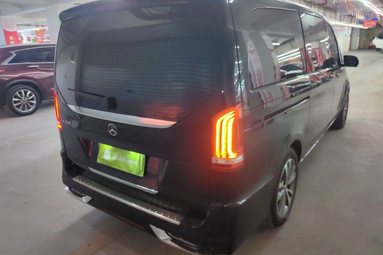 Used Mercedes-Benz V-Class 2022 V 260 Avantgarde Edition
