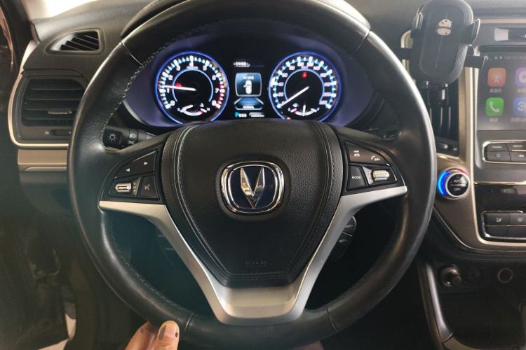 Used Changan CS95 2017 2.0T Two-Wheel Drive Zhiyuan Edition