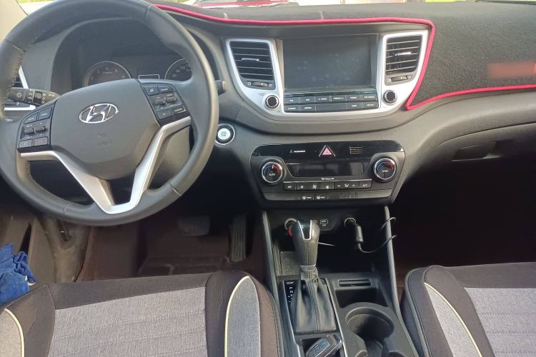 Used Hyundai Tucson 2015 1.6T Dual-Clutch Two-Wheel-Drive Smart Model
