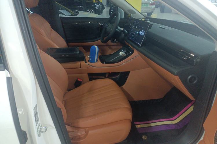 Used AION V 2024 Aion Tyrannosaurus 650 Smart Luxury Edition
