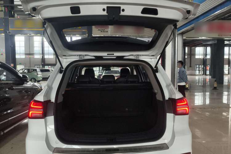 Used Roewe RX5 2016 20T Two-Wheel Drive Automatic Internet Smart Edition
