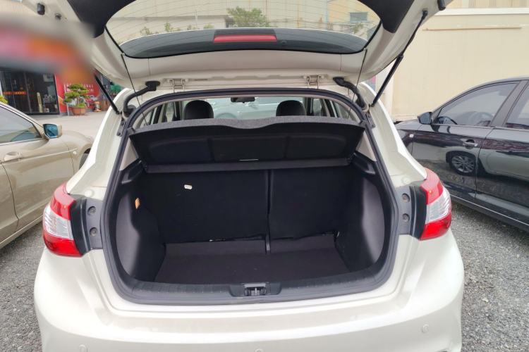 Used Nissan Tiida 2020 1.6L CVT Cool Edition