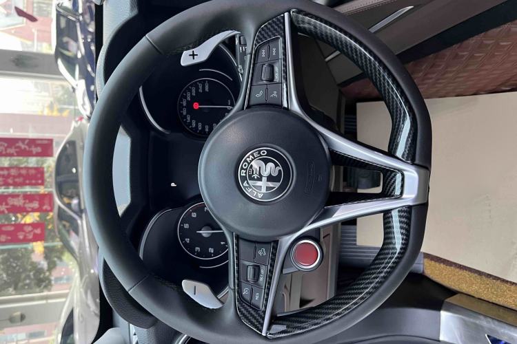 Used Alfa Romeo Stelvio 2017 2.0T 200HP Luxury Edition
