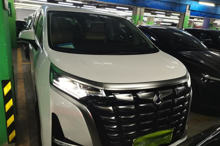 Used Denza D9 2024 DM-i 1050 Luxury Model
