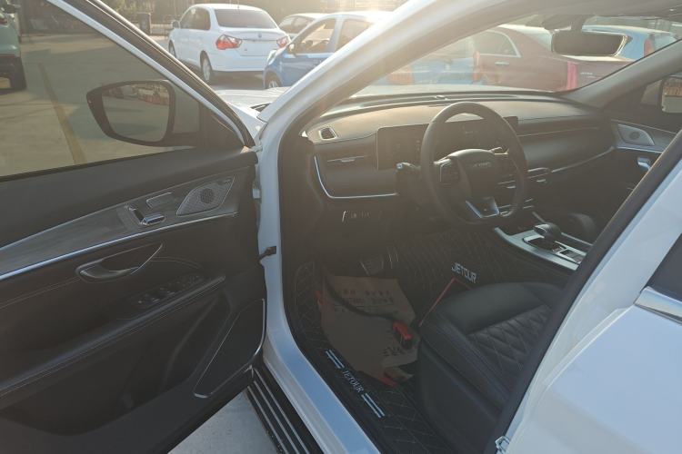 Used JETOUR X70 PLUS 2023 1.5T DCT Brave PLUS 5-Seater