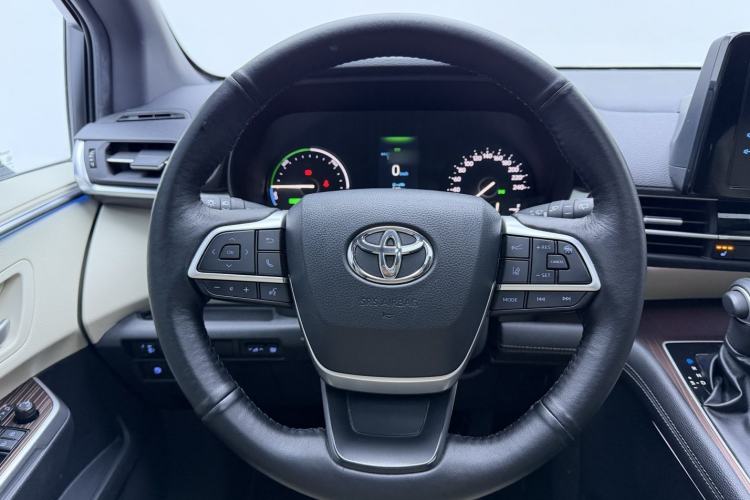 Used Toyota Sienna 2021 2.5L Hybrid Luxury Edition
