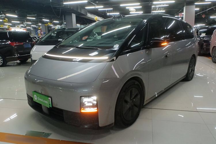 Used Li Auto MEGA 2024 Ultra Model
