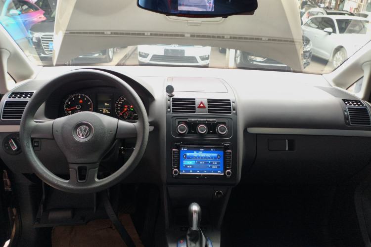 Used Volkswagen Touran 2015 1.4T DSG Comfort Edition 5 Seats
