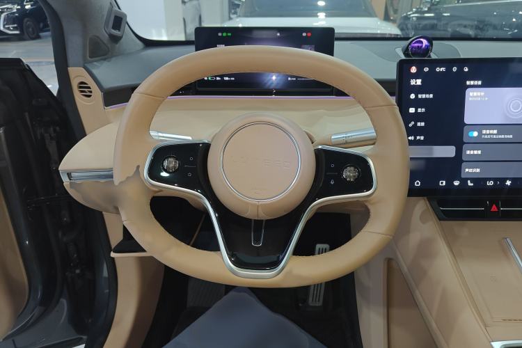 Used Hima Luxeed R7 2024 All-Electric 667 km Max
