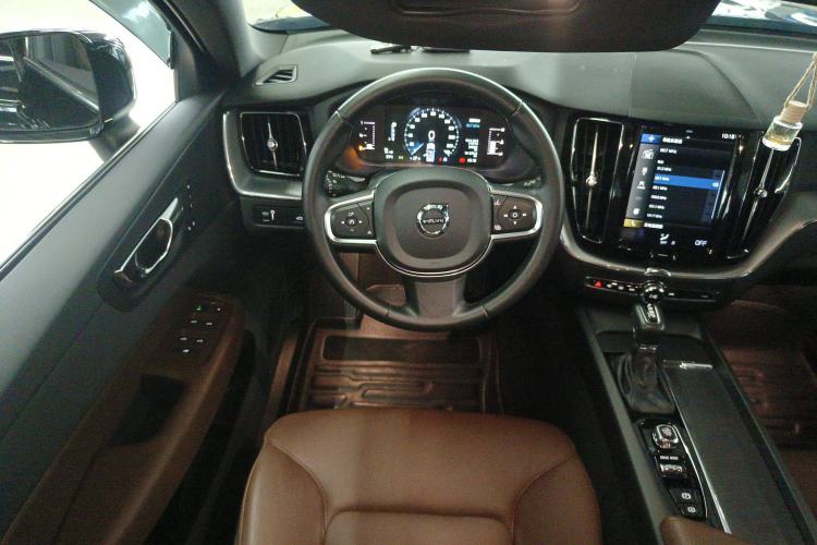 Used Volvo XC60 2021 T5 4x4 Smart Luxury Edition
