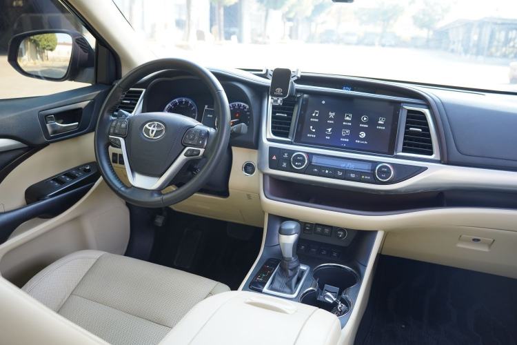 Used Toyota Highlander 2018 2.0T Four-Wheel Drive Prestige Version 7 Seats China VI Standard
