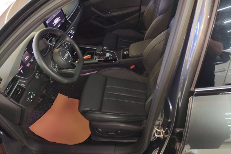 Used Audi A4L 2023 40 TFSI Luxury Dynamic Model
