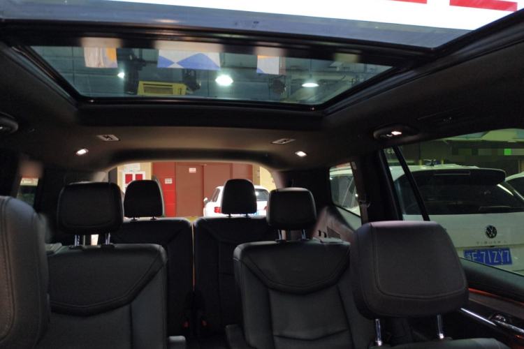 Used Cadillac XT6 2022 2.0T Six-Seater Four-Wheel-Drive Luxury Version
