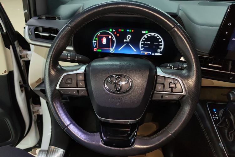 Used Toyota Sienna 2023 2.5L Hybrid Ultimate Edition