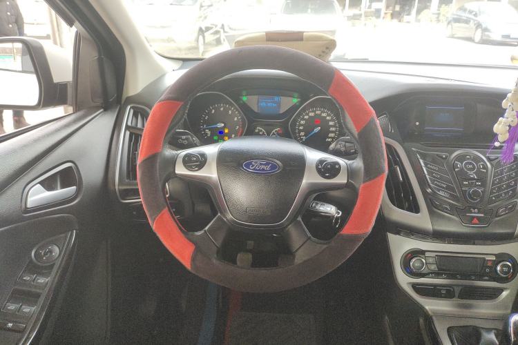 Used Ford Focus 2012 Sedan 1.6L Manual Fashion Edition