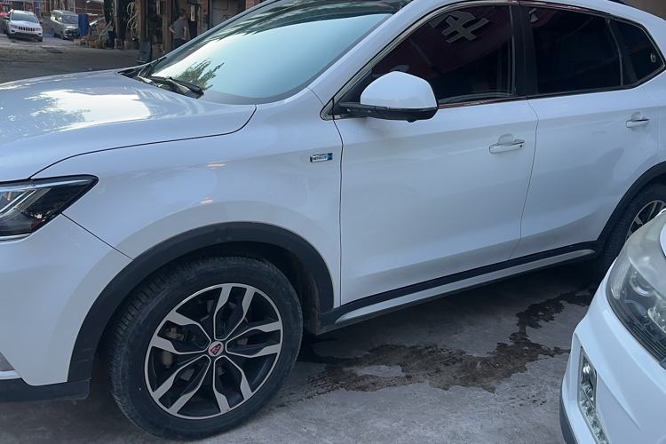 Used Roewe RX5 2016 20T Two-Wheel Drive Automatic Internet Smart Edition
