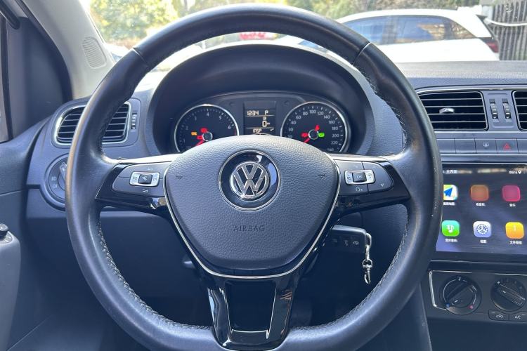 Used Volkswagen Polo 2016 1.6L Automatic Comfort Model
